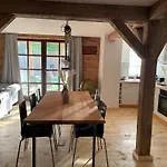別荘 Tolles In Mit Garten By Interhome *