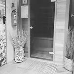 Tolles In Mit Garten By Interhome 別荘